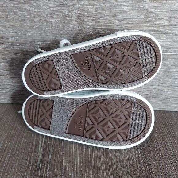 Converse Perforated Low Top Sneaker Size 9 - Picture 7 of 8